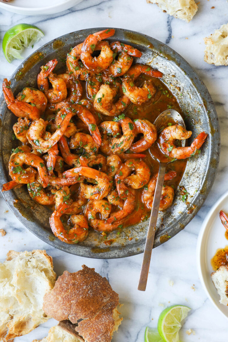 Honey Lime Shrimp - Super saucy, garlicky, sweet and tangy! And it's on your dinner table in just 20 MINUTES! So fast and oh so good.