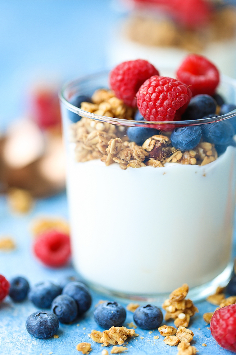 How to Make Yogurt in an Instant Pot - Yes, you can make yogurt at home! It's cheaper and 100x creamier! You'll never want to buy store-bought yogurt again!
