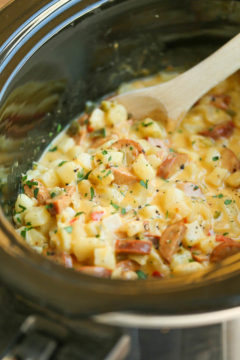 Slow Cooker Cheesy Breakfast Potatoes