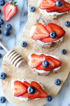 Berry Crostini with Whipped Goat Cheese